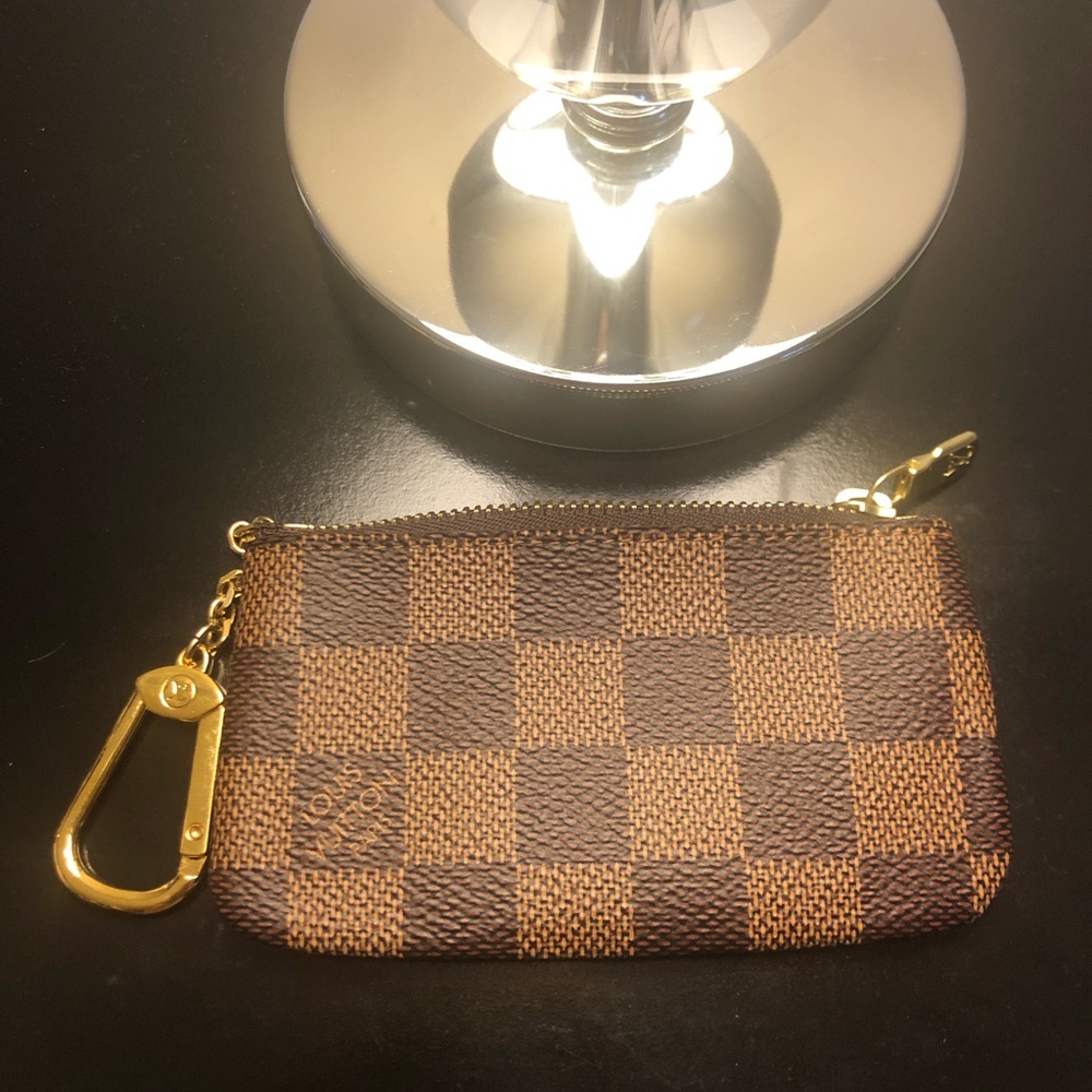 LV key pouch- Damier Ebene material